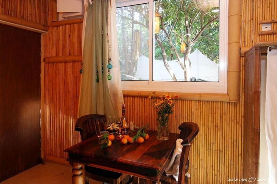 Hotel ביקתפוז וקלמנטינה- מתחם בקתות וסוויטות עם ג'קוזי פרטי ובריכה משותפת Liman Zimmer foto
