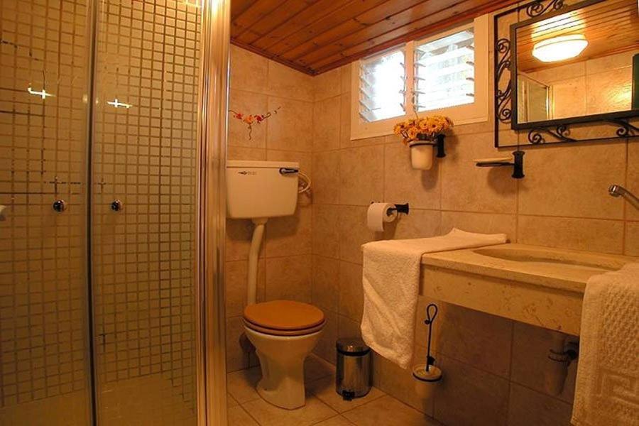 Hotel ביקתפוז וקלמנטינה- מתחם בקתות וסוויטות עם ג'קוזי פרטי ובריכה משותפת Liman Zimmer foto