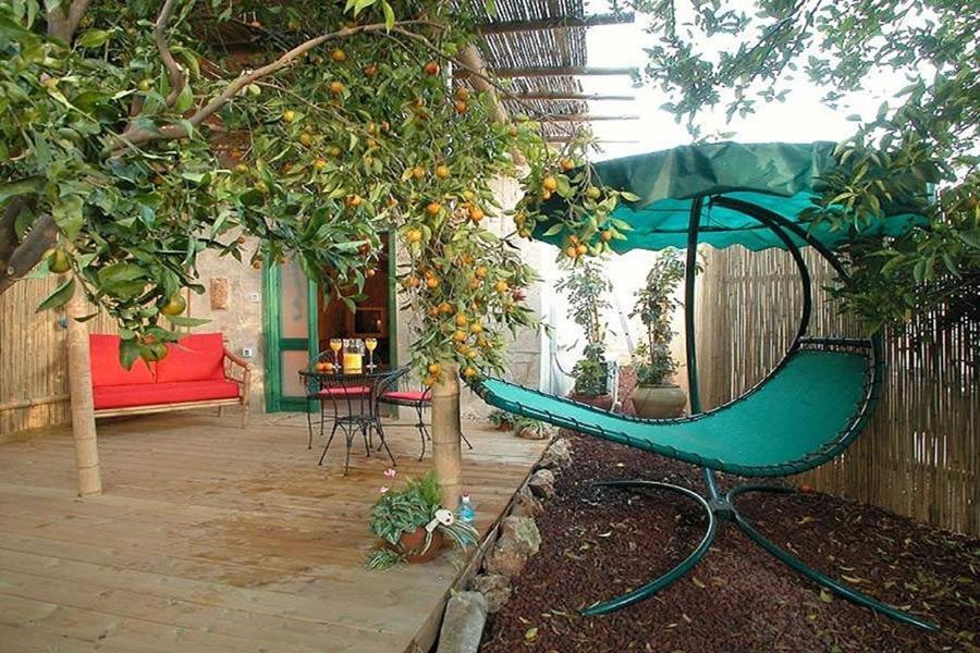 Hotel ביקתפוז וקלמנטינה- מתחם בקתות וסוויטות עם ג'קוזי פרטי ובריכה משותפת Liman Zimmer foto